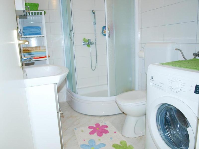 One-Bedroom Apartment with Balcony image 3