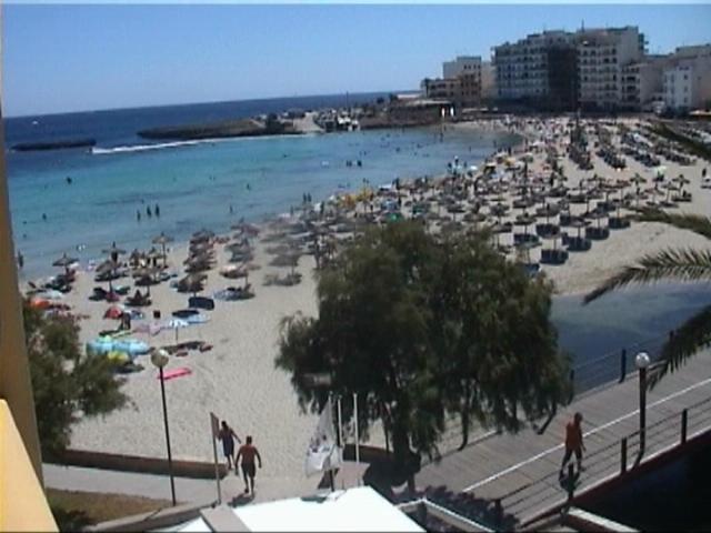 Twin Room with Side Sea View and Pool View image 2