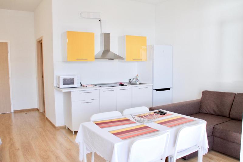 Studio Apartment with Sea View image 1
