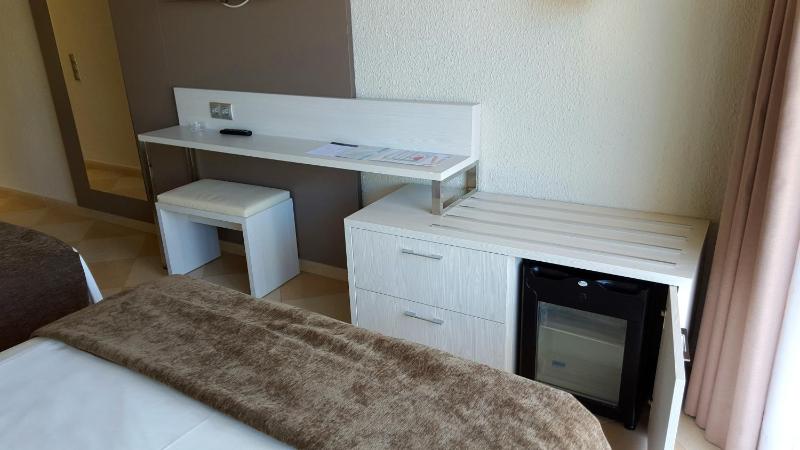 Family Room (2 Adults + 2 Children) image 3