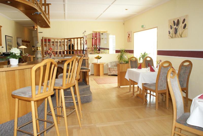Kastanienhof Hotel garni - image 3