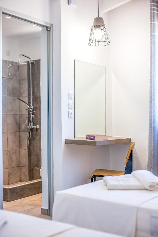 Two-Bedroom Apartment with Garden View image 3