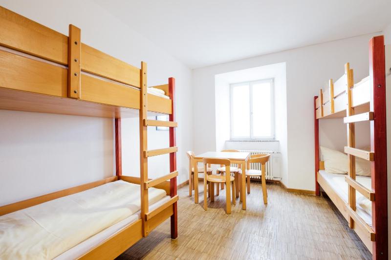 Triple Room with Shared Bathroom image 4