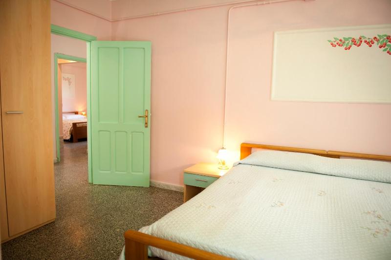 Triple Room image 2