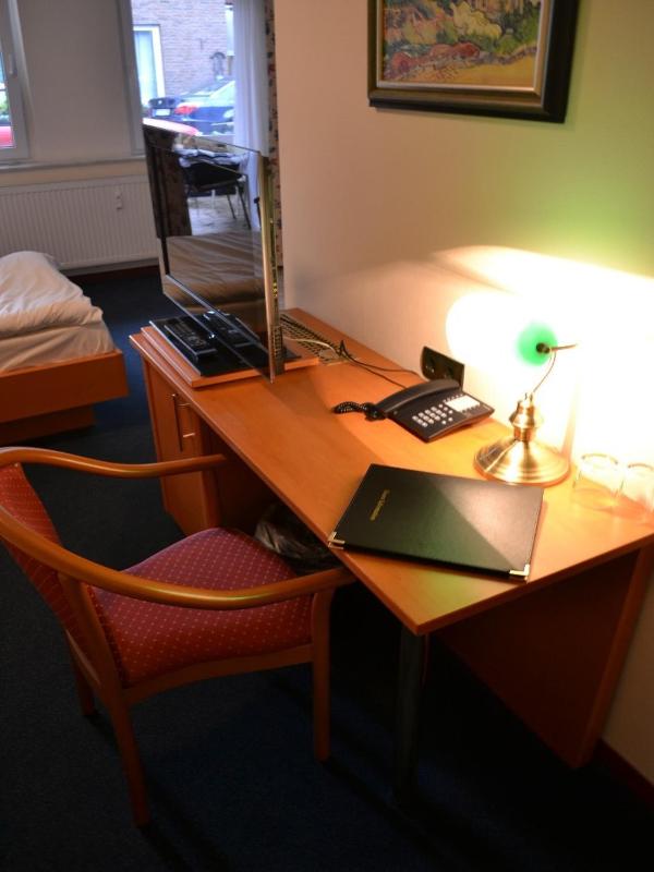 Single Room image 3