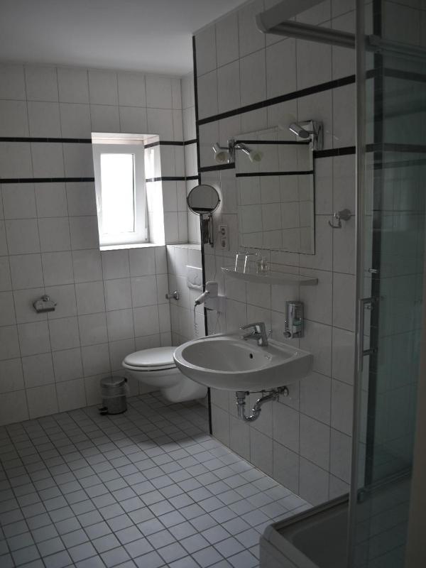 Single Room image 2