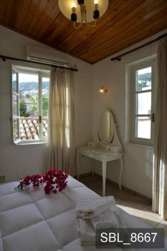 Double or Twin Room image 4