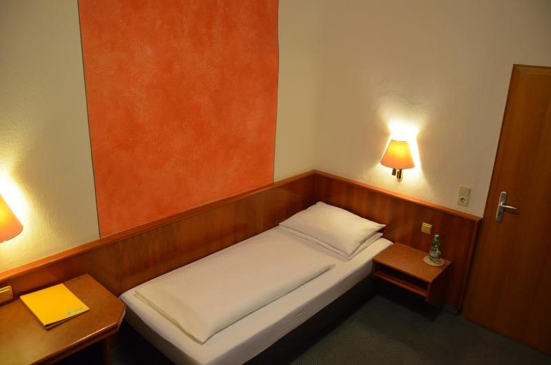 Single Room image 2