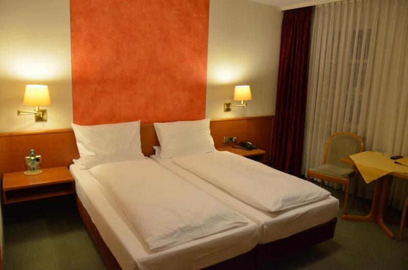 Double or Twin Room image 1