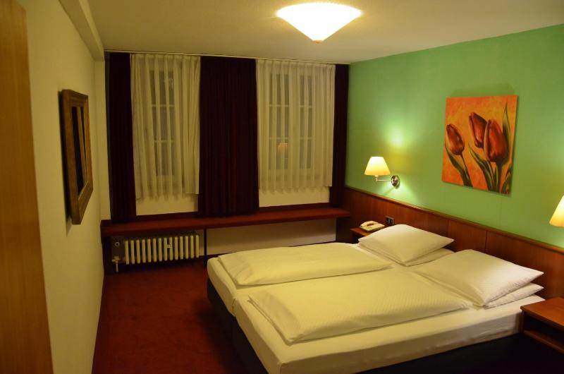 Comfort Triple Room image 2