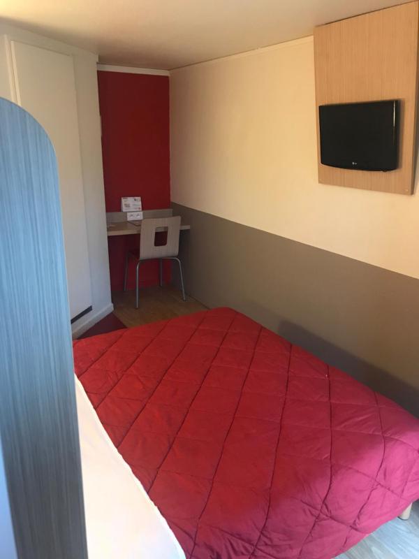 Double Room image 3