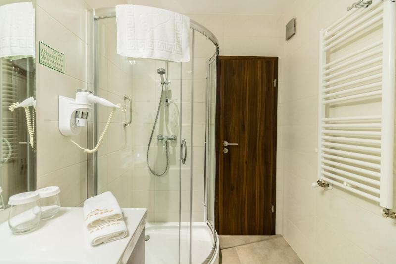 Standard Double or Twin Room image 1
