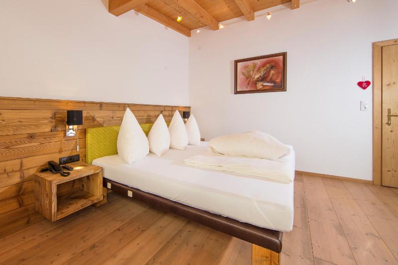 Junior Suite with Mountain View image 1