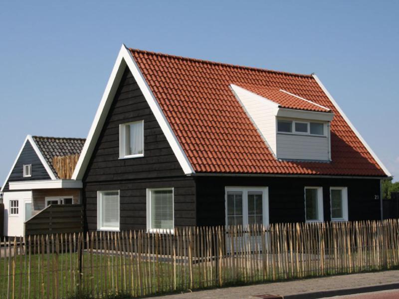 Strandvilla Roots - image 2