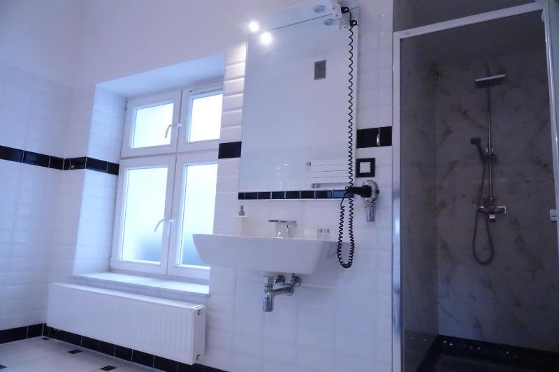 Studio with Spa Bath image 2