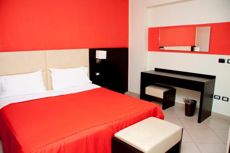 Double Room image 4