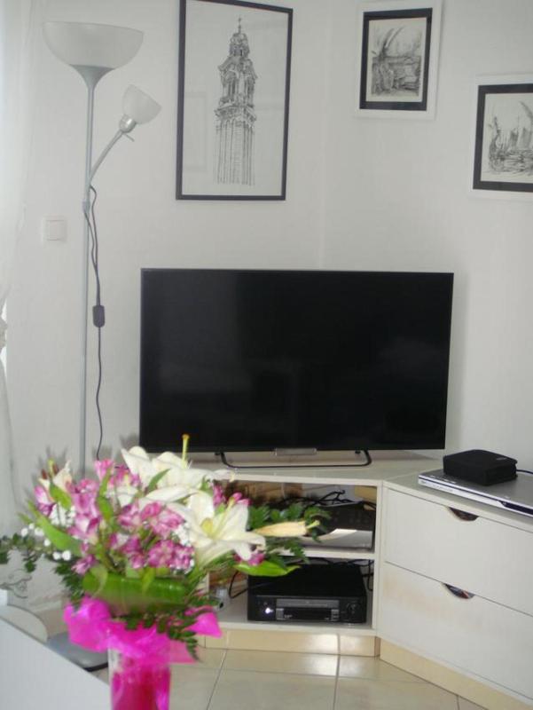 Two-Bedroom Apartment with Balcony and Sea View image 2