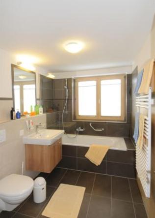 Standard One-Bedroom Apartment image 3