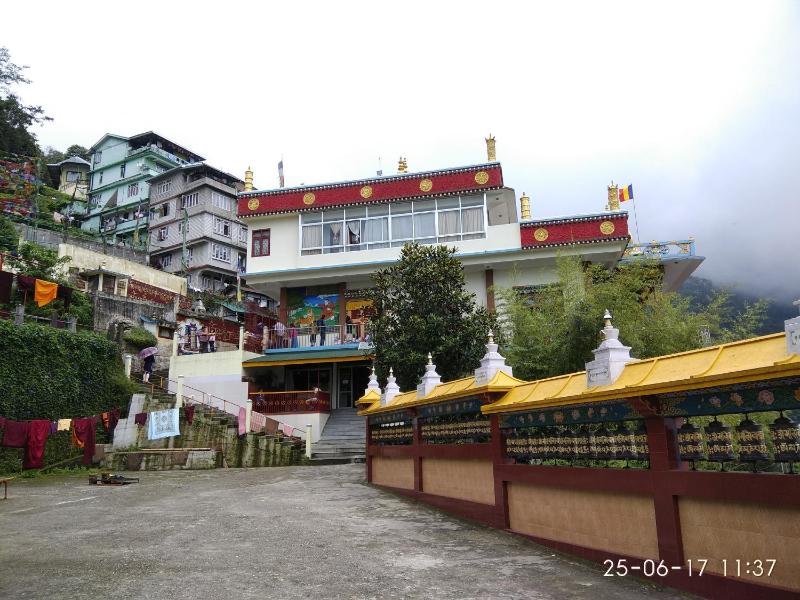 StayApart - Sikkim Regency - image 1