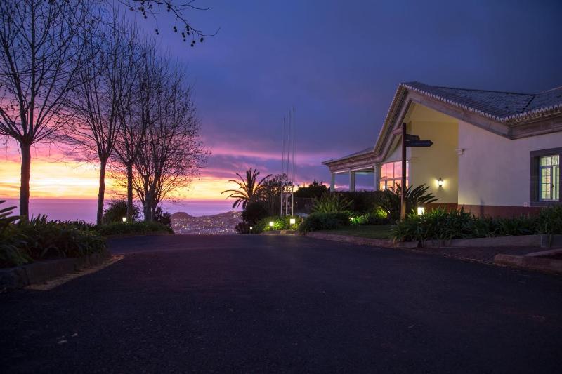 Villa with Sea View image 3