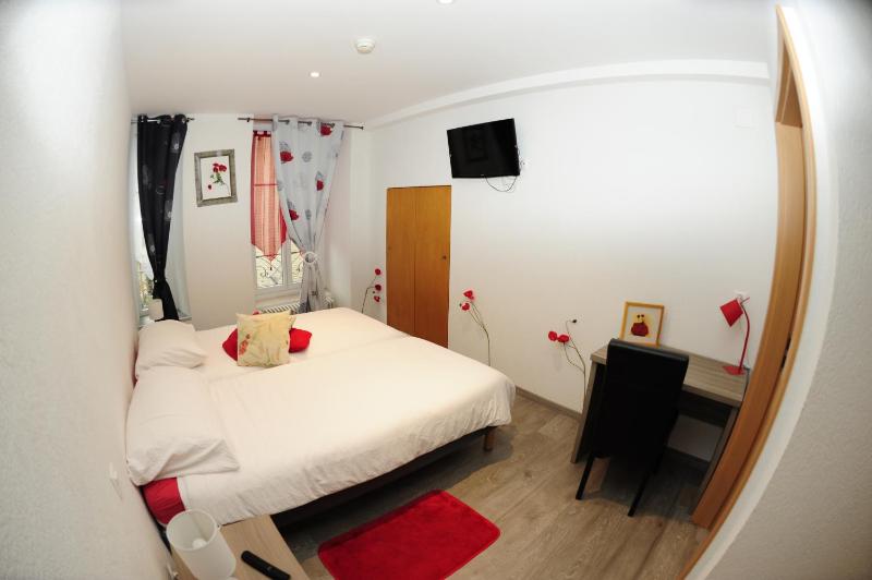 Double or Twin Room image 2