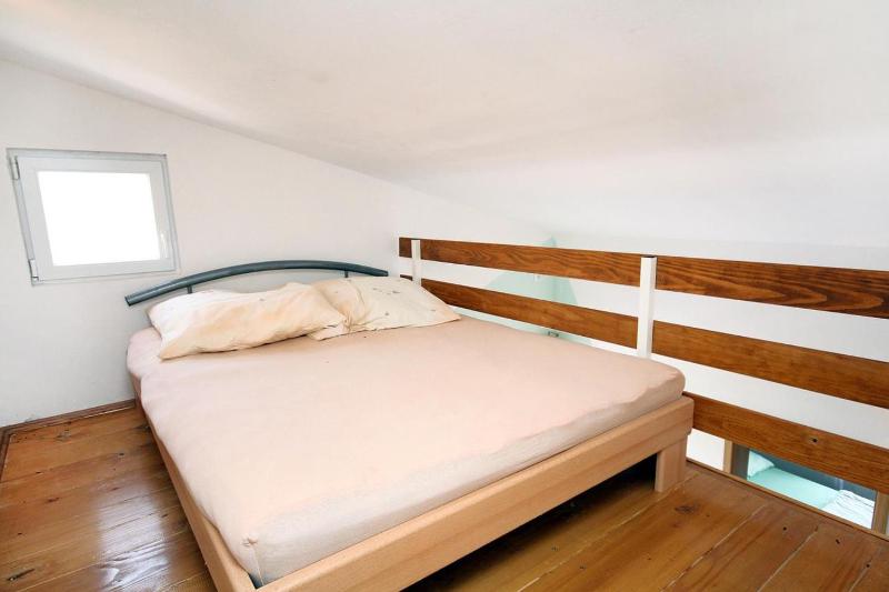 One-Bedroom Apartment image 1