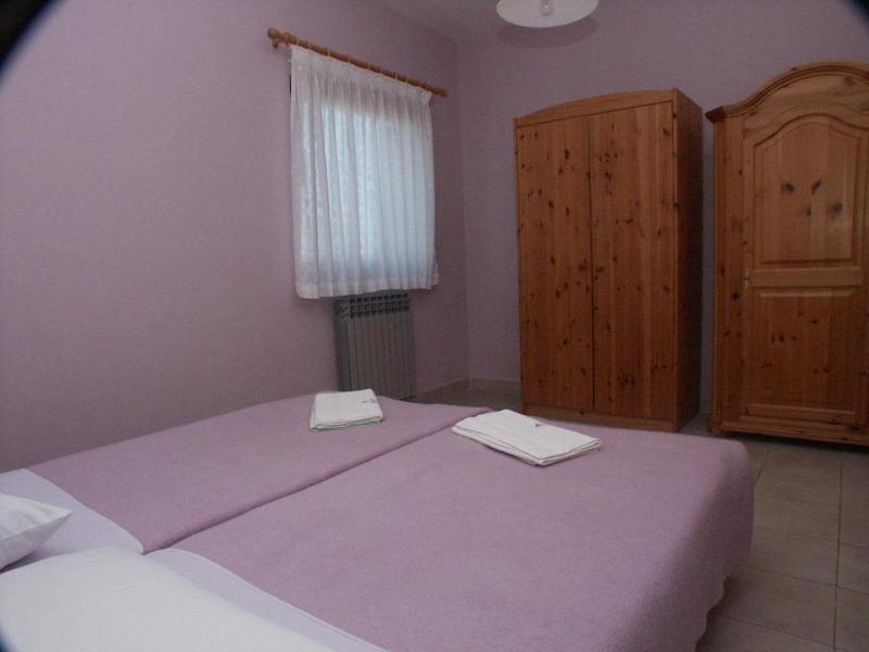 One-Bedroom Apartment image 1