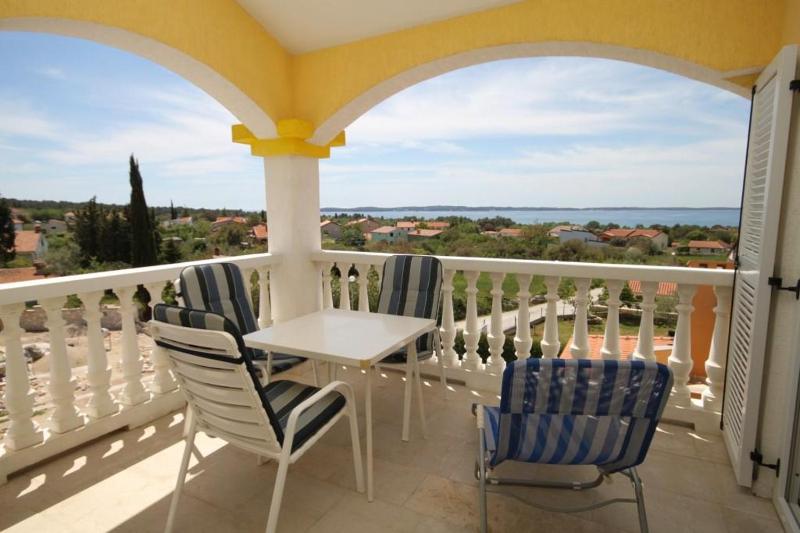 Triple Room with Terrace and Sea View image 2