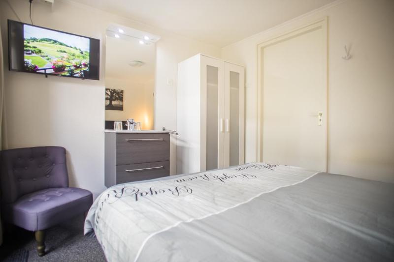Double Room with Private External Bathroom image 3