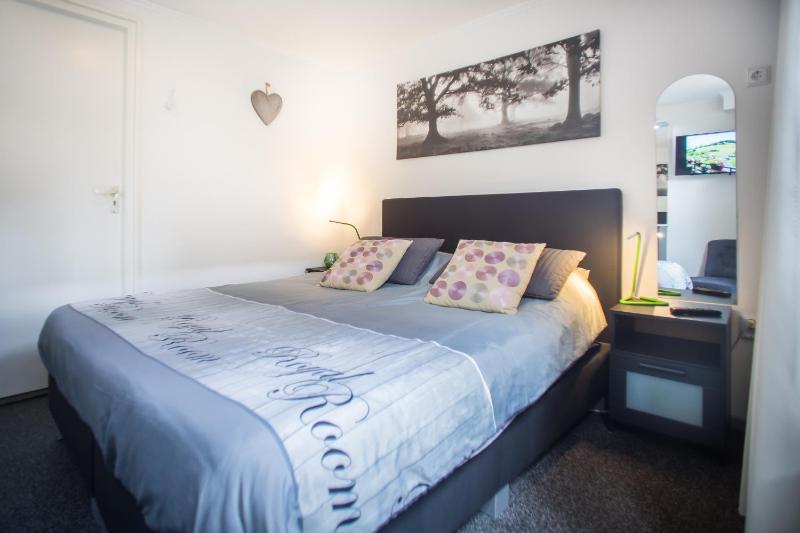 Double Room with Private External Bathroom image 1