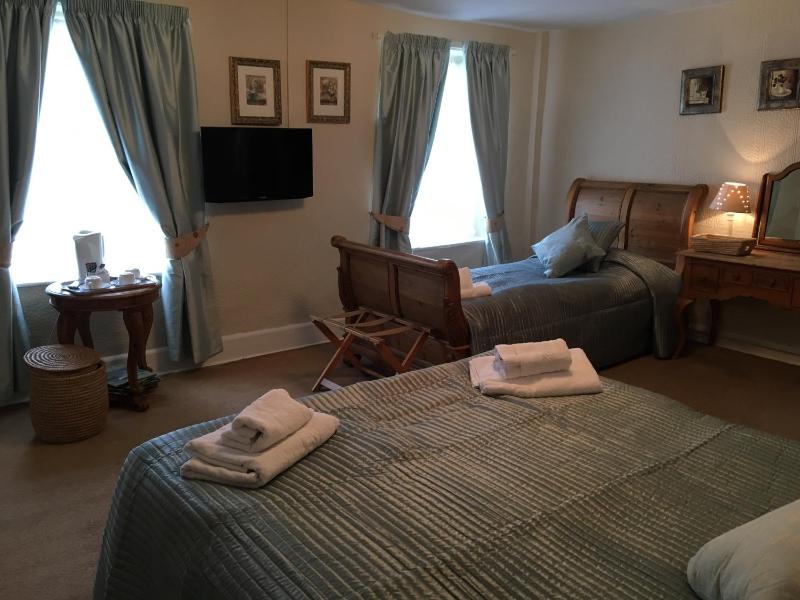 Family Room image 2