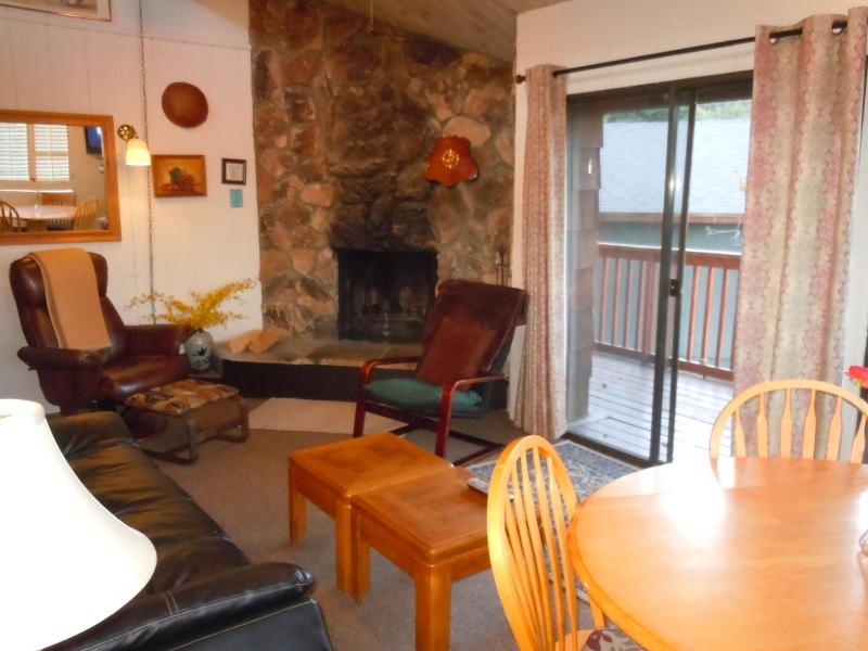 Three-Bedroom Townhouse image 3