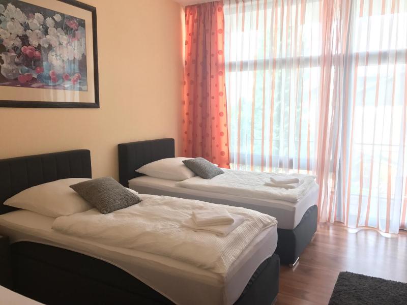 Triple Room with Bathroom image 2