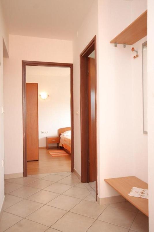 One-Bedroom Apartment with Terrace and Sea View image 2
