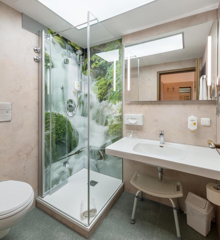 Superior Double Room with Balcony image 2