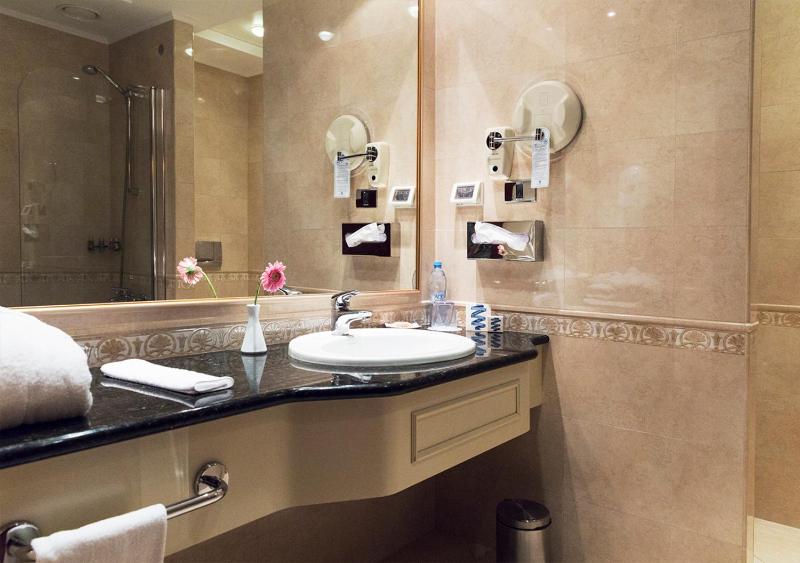 Executive Double Room image 3