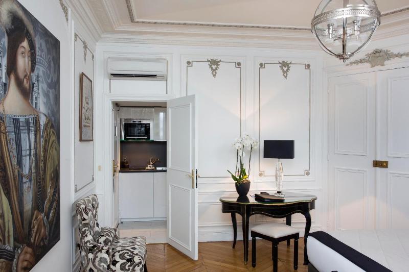 Privilege Double Room image 4