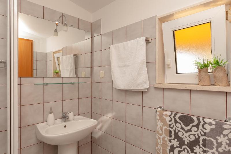 Studio Apartment image 2