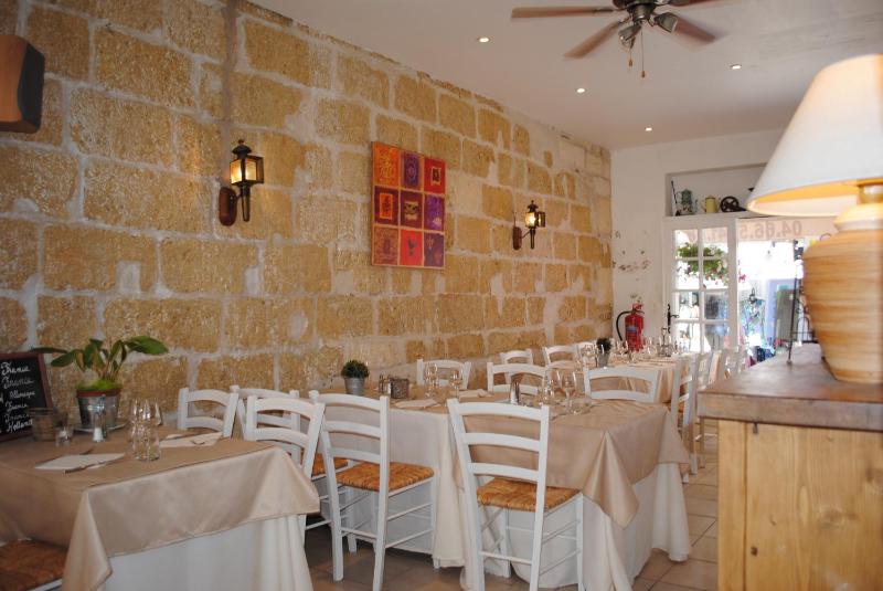 Hôtel Restaurant Le Provençal - image 29