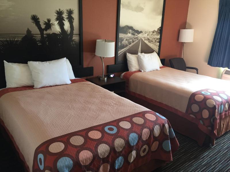 Double Room with Two Double Beds - Non-Smoking image 3