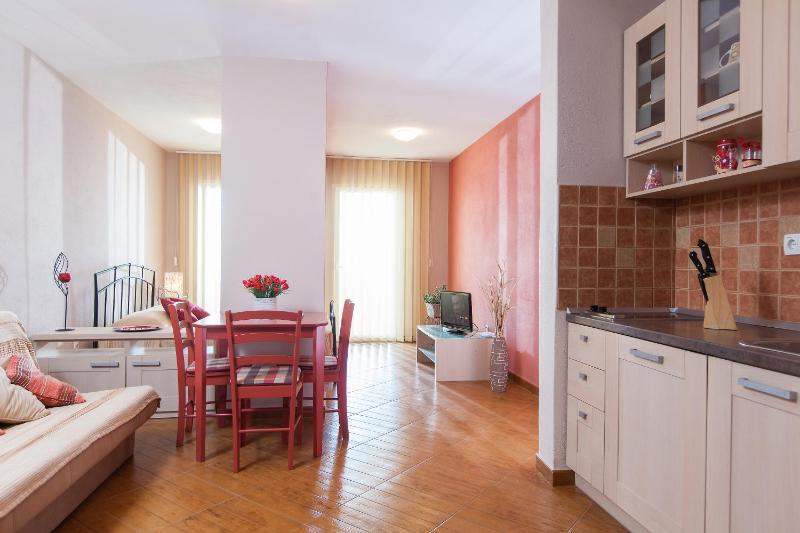 Studio with Sea View image 4