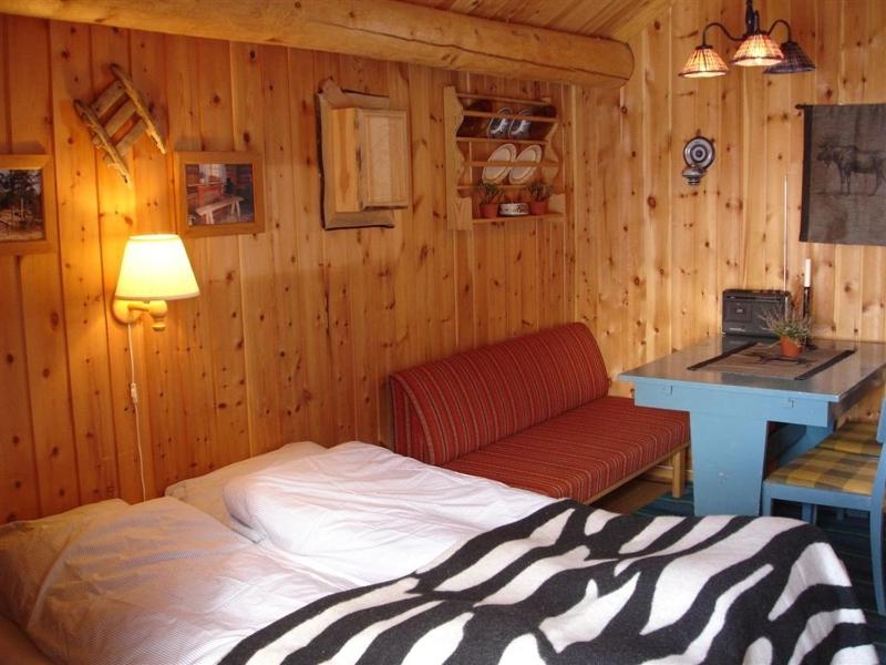 Cottage with Shared Bathroom (4 Adults) image 3