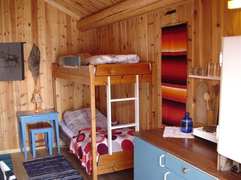 Cottage with Shared Bathroom (4 Adults) image 2