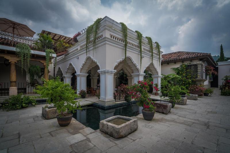 Pensativo House Hotel - image 11