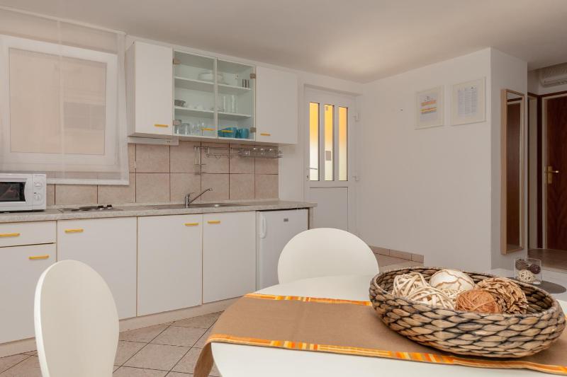 Apartment with Terrace and Grill  image 4