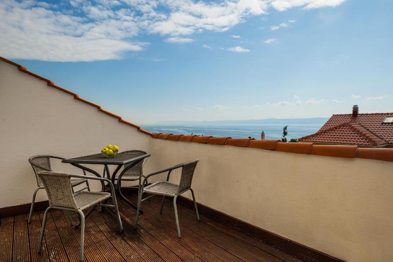 Deluxe Apartment with Balcony and Sea View image 1
