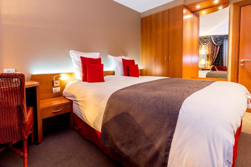 Privilege Double Room image 3