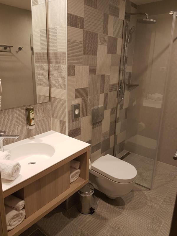 Superior Deluxe Double or Twin Room  image 3