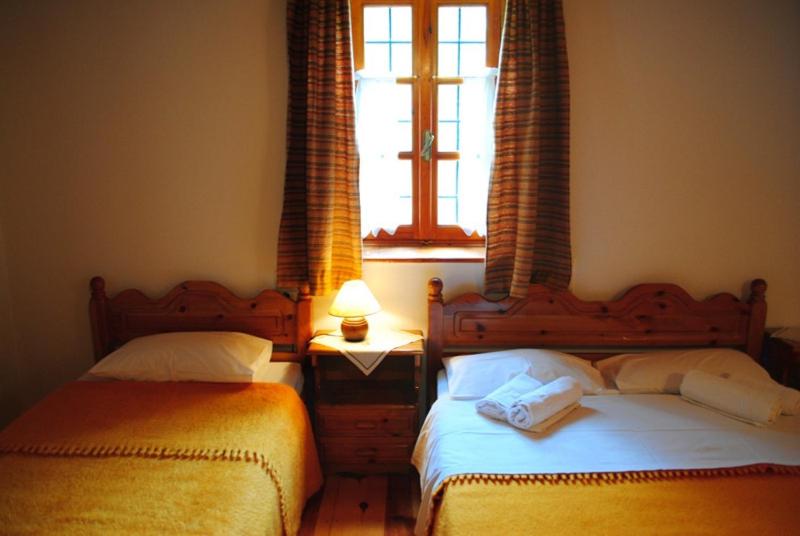 Family Room image 3