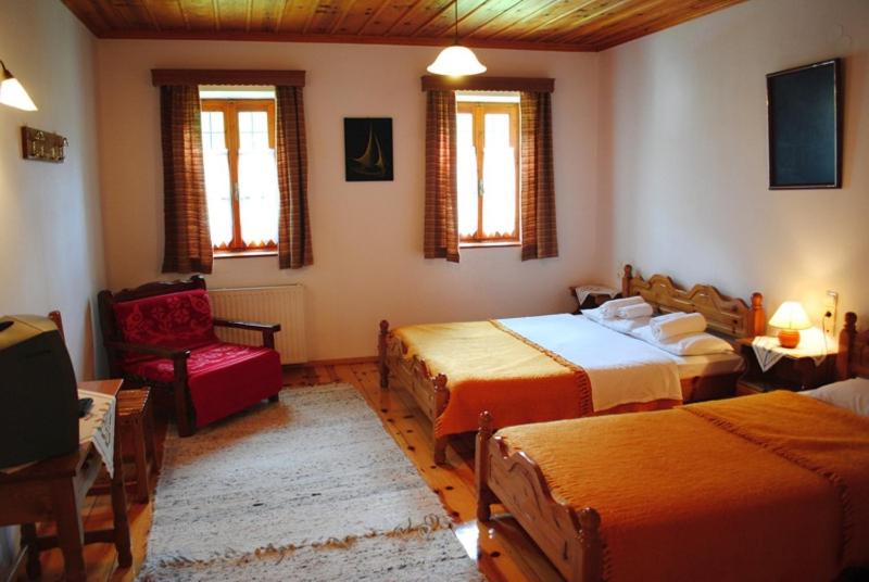 Family Room image 2